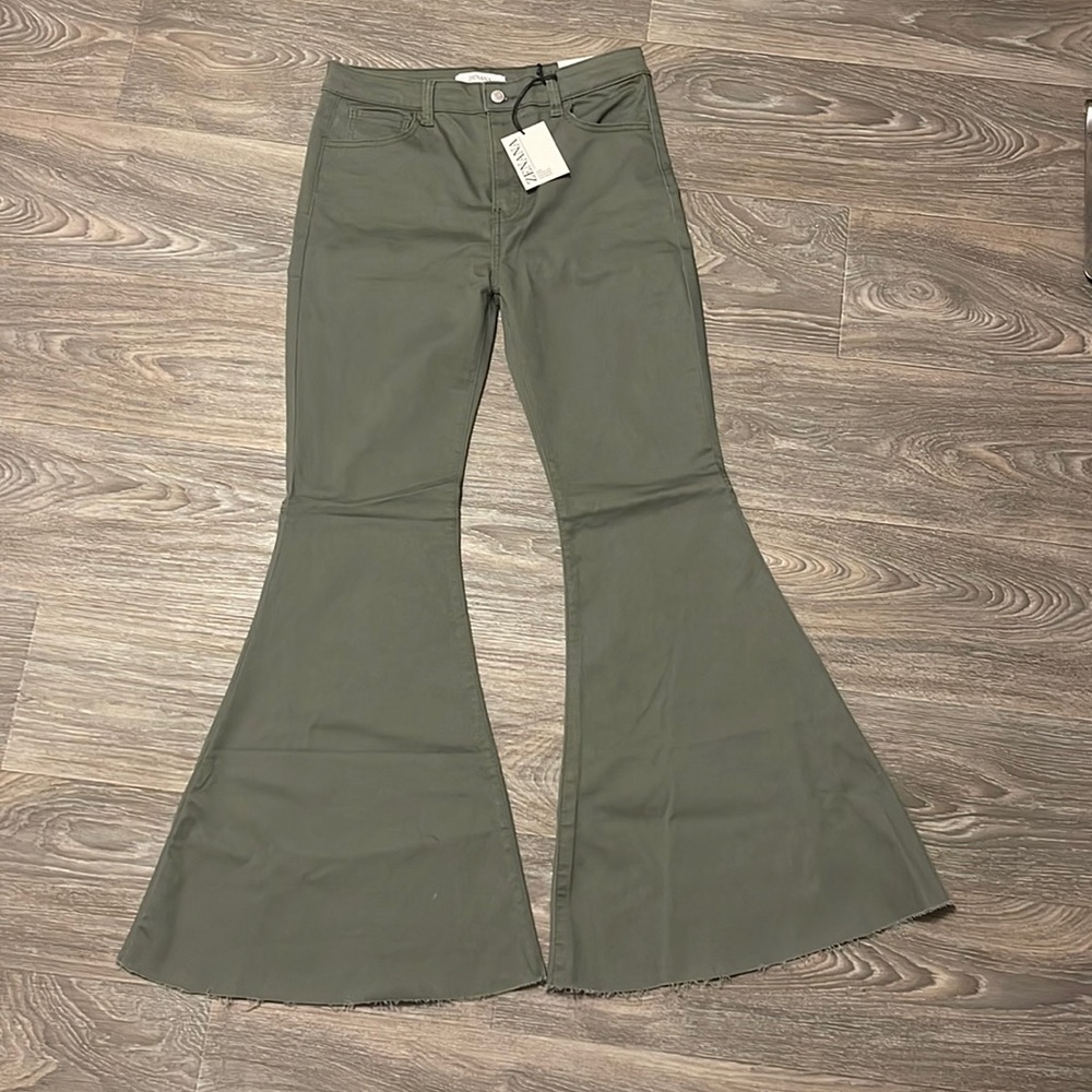 Zenana olive L super flare denim NWT